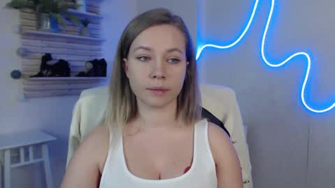 Holly online show from 12, 3, 2025