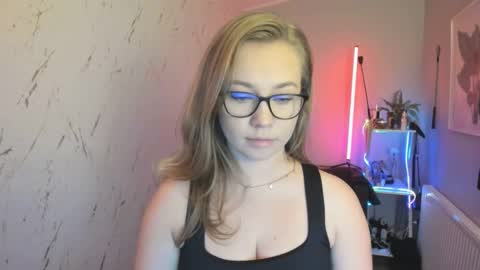 Holly online show from 9, 10, 2025