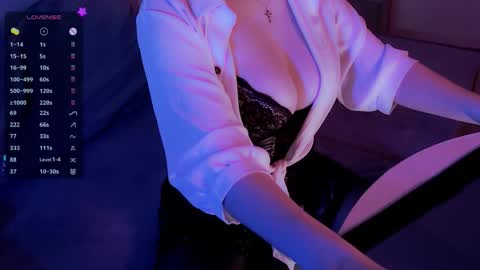 Snapshot of holly_molly_69 chatting on 19, 9, 2025 Molly online show from 19, 9, 2025