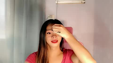 Snapshot of holly_sugar20 chatting on 13, 4, 2026 Mika Duhay Velat online show from 13, 4, 2026