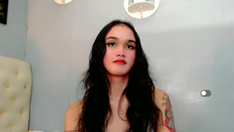 Snapshot of holly_sunshine69 chatting on 26, 12, 2024 Apple online show from 26, 12, 2024