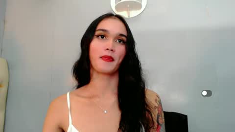 Snapshot of holly_sunshine69 chatting on 27, 12, 2024 Apple online show from 27, 12, 2024