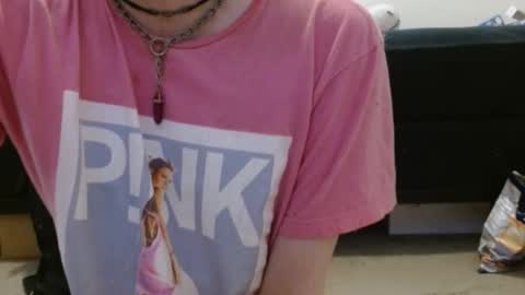 Holly Hawkes online show from 16, 1, 2025