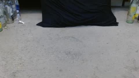 Holly Hawkes online show from 6, 2, 2025