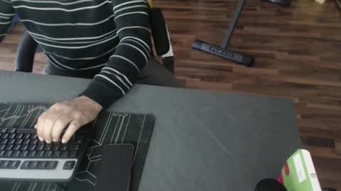 hollymollysucker online show from 12, 2, 2025