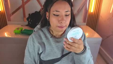 Holly  online show from 10, 11, 2025