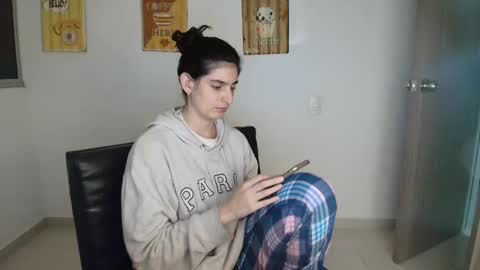 hollyshit_ online show from 24, 10, 2025