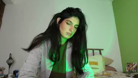 hollyshit_ online show from 2, 7, 2026
