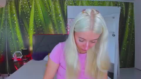 Snapshot of hollytaillor chatting on 29, 9, 2025 HollyTaillor online show from 29, 9, 2025