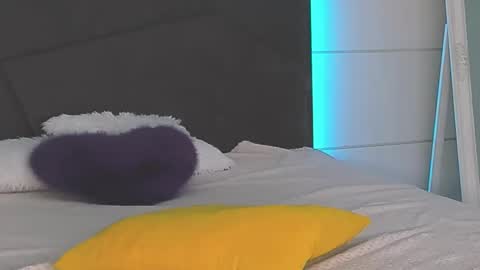 Snapshot of hollytaillor chatting on 7, 11, 2025 HollyTaillor online show from 7, 11, 2025