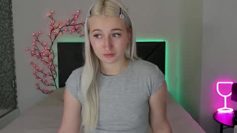 Snapshot of hollytaillor chatting on 14, 1, 2026 HollyTaillor online show from 14, 1, 2026