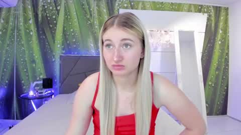 HollyTaillor online show from 19, 7, 2026