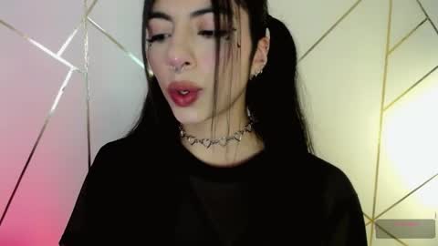 Snapshot of hollyxx_ chatting on 1, 3, 2025 holly online show from 1, 3, 2025