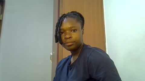 holy_ebony online show from 15, 5, 2026