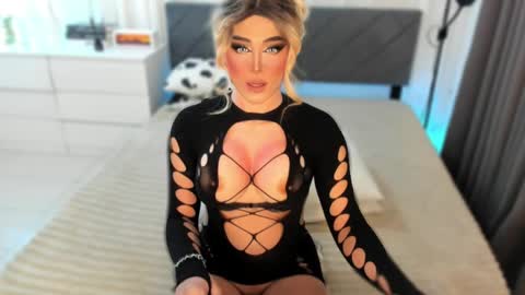 Miss Gia online show from 7, 6, 2026