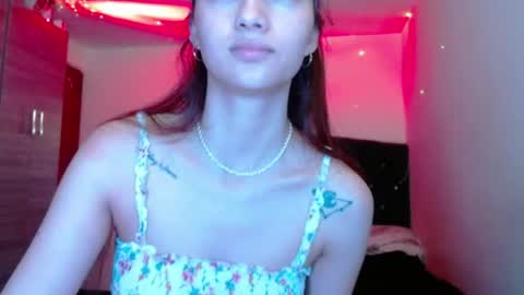 Snapshot of holy_julii chatting on 9, 6, 2026 holy_julii online show from 9, 6, 2026