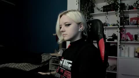 Snapshot of holy_mistresss chatting on 5, 11, 2025 holy_mistresss online show from 5, 11, 2025