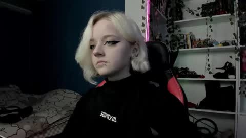 Snapshot of holy_mistresss chatting on 8, 11, 2025 holy_mistresss online show from 8, 11, 2025