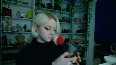 Snapshot of holy_mistresss chatting on 25, 11, 2025 holy_mistresss online show from 25, 11, 2025