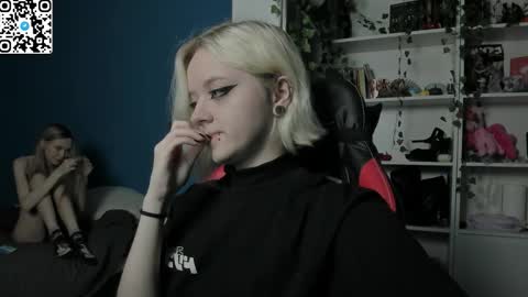 Snapshot of holy_mistresss chatting on 29, 11, 2025 holy_mistresss online show from 29, 11, 2025