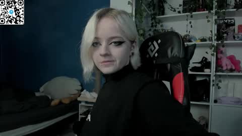 Snapshot of holy_mistresss chatting on 30, 11, 2025 holy_mistresss online show from 30, 11, 2025