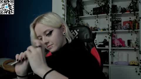 Snapshot of holy_mistresss chatting on 2, 12, 2025 holy_mistresss online show from 2, 12, 2025