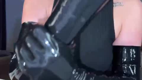 Goddess Holy Catharsis   online show from 17, 12, 2025