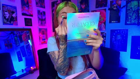 Snapshot of holyeva chatting on 6, 12, 2024   online show from 6, 12, 2024