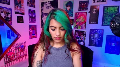 Snapshot of holyeva chatting on 28, 1, 2025   online show from 28, 1, 2025
