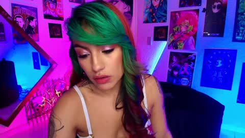 Snapshot of holyeva chatting on 30, 1, 2025   online show from 30, 1, 2025