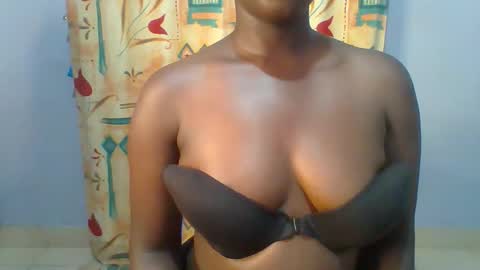 honey_beb online show from 15, 12, 2025