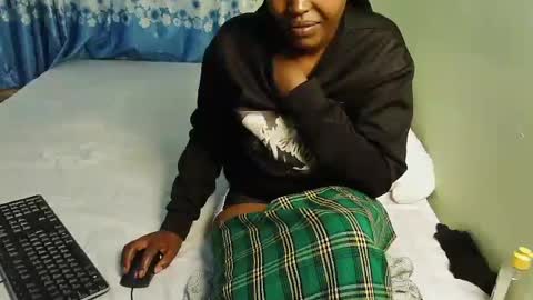 honey_caddy online show from 5, 7, 2026