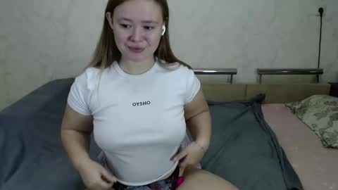 Snapshot of honey_caramelle chatting on 15, 12, 2024 honey_caramelle online show from 15, 12, 2024