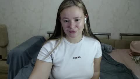 Snapshot of honey_caramelle chatting on 19, 12, 2024 honey_caramelle online show from 19, 12, 2024