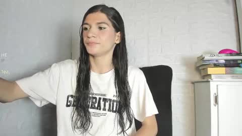 honey_darcy online show from 5, 4, 2026