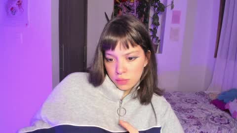 Snapshot of honey_hoe chatting on 17, 12, 2024 Lau online show from 17, 12, 2024