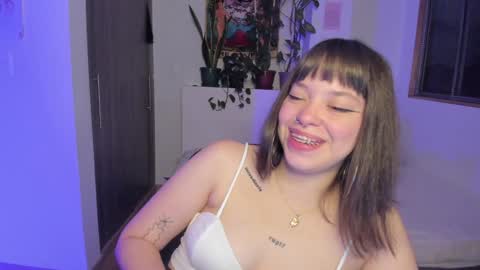 Snapshot of honey_hoe chatting on 10, 1, 2025 Lau online show from 10, 1, 2025