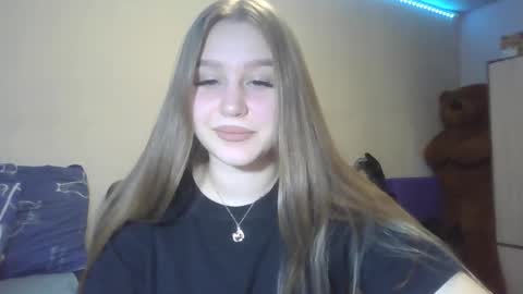 honey_lolaaa online show from 18, 10, 2025