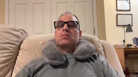 honey_man14 online show from 4, 1, 2025