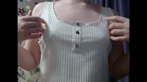 Snapshot of honey_mood chatting on 15, 12, 2025 Lina online show from 15, 12, 2025