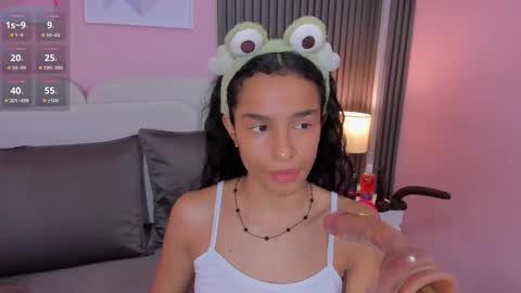 honey_sofii_ online show from 5, 10, 2025