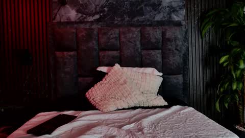 honey_sunn_ online show from 14, 10, 2025
