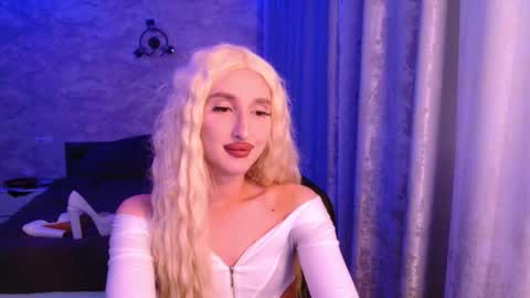 honey_sunset online show from 4, 10, 2025