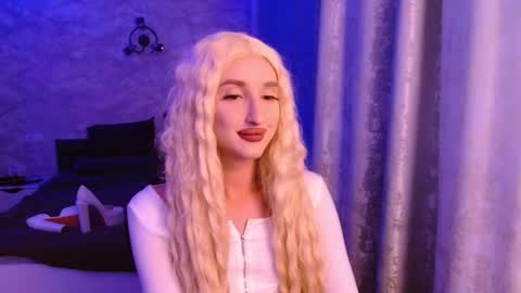 honey_sunset online show from 5, 10, 2025