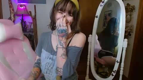 Snapshot of honeybeexo333 chatting on 28, 1, 2025 Honey Bee online show from 28, 1, 2025