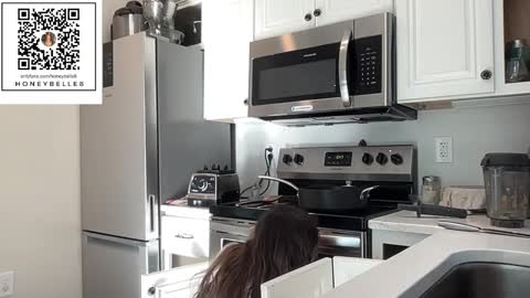 Snapshot of honeybelle8 chatting on 4, 1, 2025 belle brunette online show from 4, 1, 2025