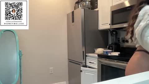 Snapshot of honeybelle8 chatting on 5, 1, 2025 belle brunette online show from 5, 1, 2025