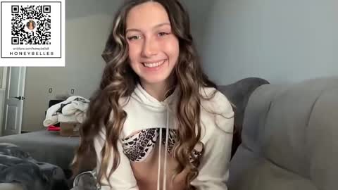 Snapshot of honeybelle8 chatting on 16, 1, 2025 belle brunette online show from 16, 1, 2025