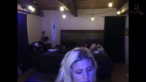 honeybuhnny online show from 1, 4, 2026