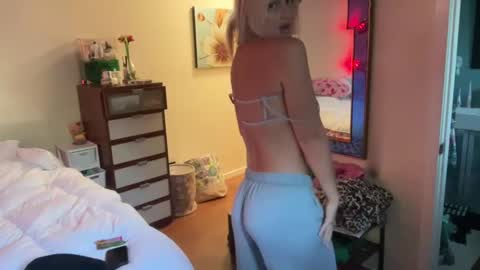 honeybun_z online show from 9, 2, 2025